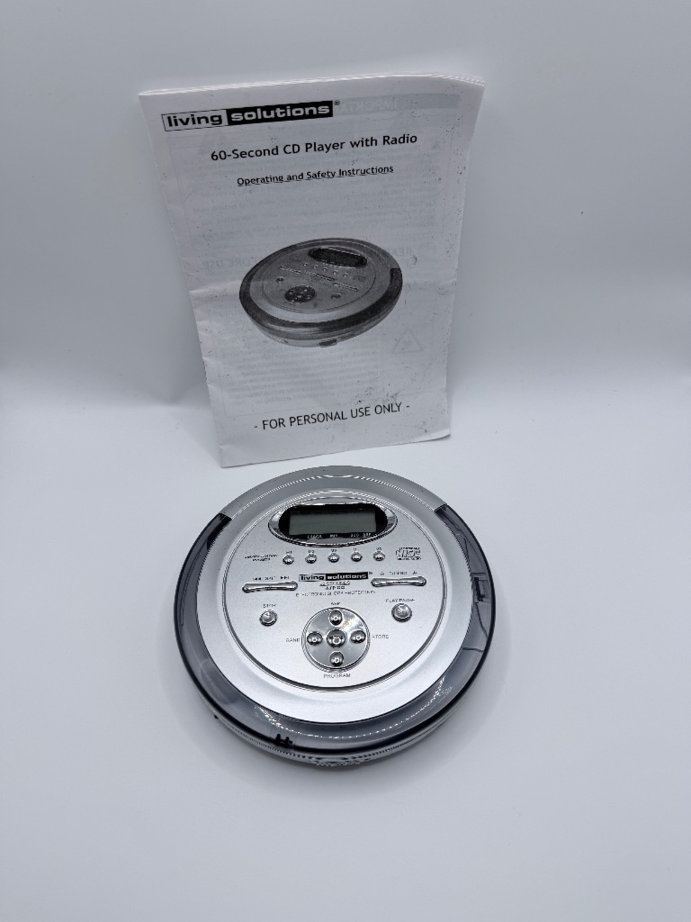 Living Solutions Portable CD Player with AM/FM Radio & Manual ATC-2295 Tested